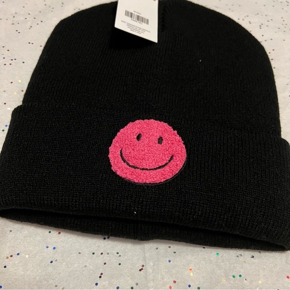 Cedarwood Threads Accessories - Cedarwood Threads Womens Warm Cozy Black Pink Smiley Face Winter Beanie Hat